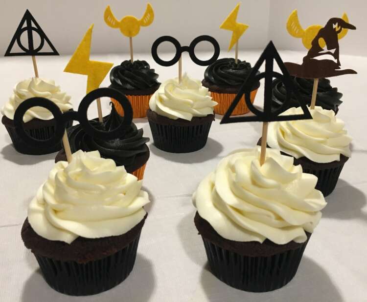 Harry Potter Cupcakes - black and white cupcakes with Harry Potter Toppers
