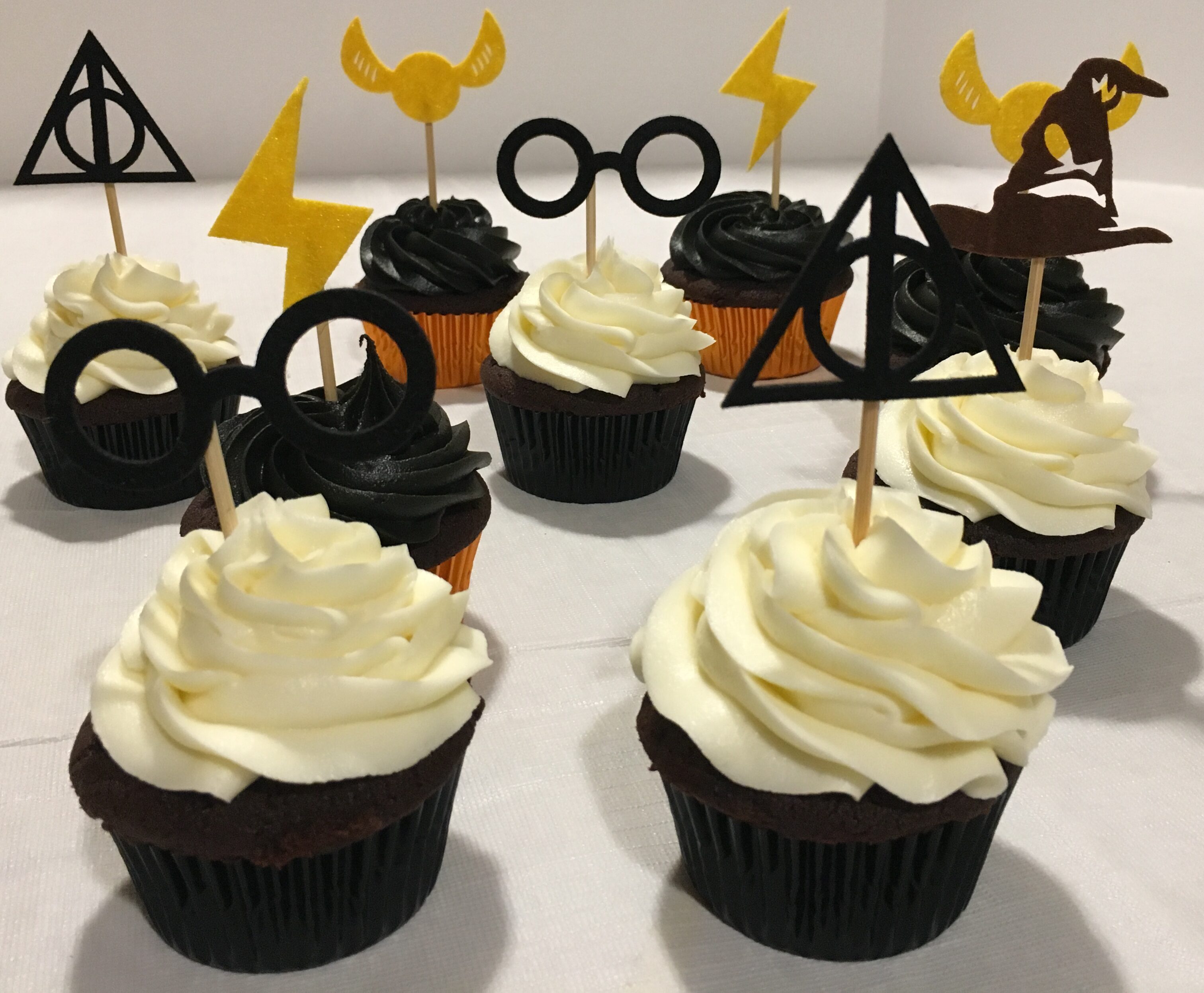 Harry Potter Cupcakes - black and white cupcakes with Harry Potter Toppers