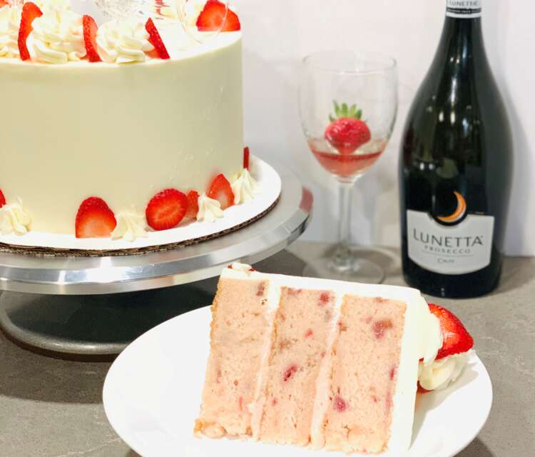 Strawberry Prosecco Cake (slice cut)