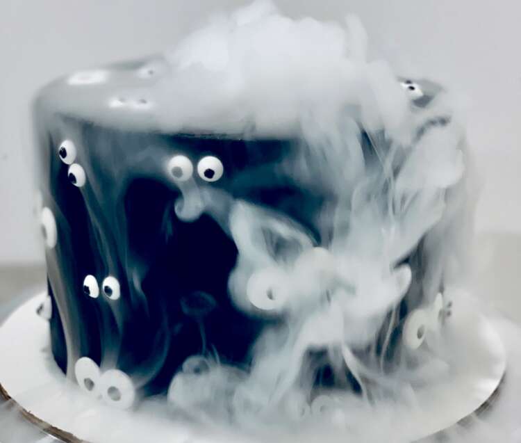 Halloween Eyes in the Fog Cake (with dry ice steam)