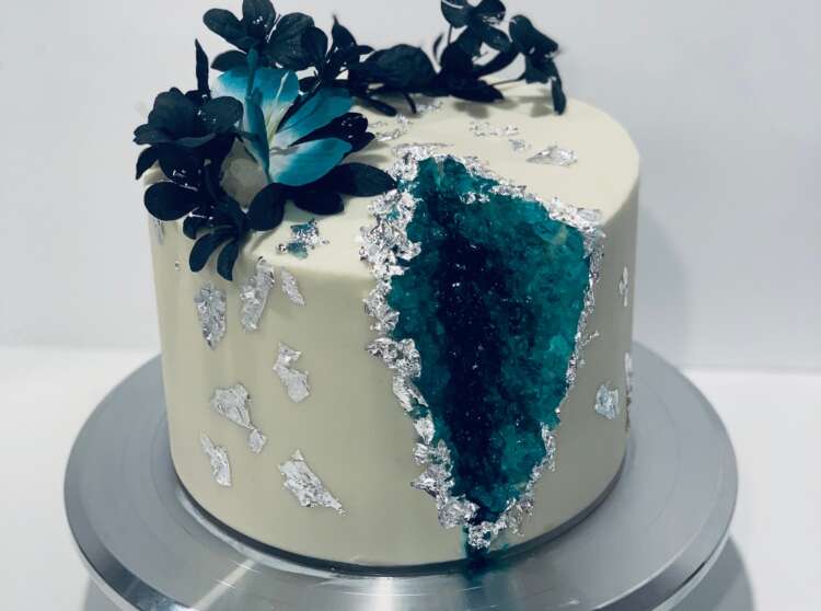 Geode Cake (teal)