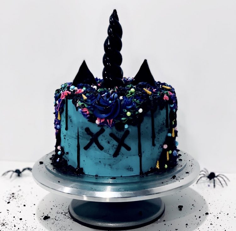 Zombie Unicorn cake (black and teal)