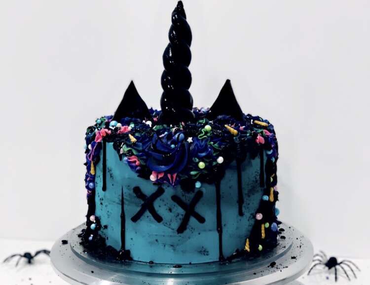 Zombie Unicorn cake (black and teal)