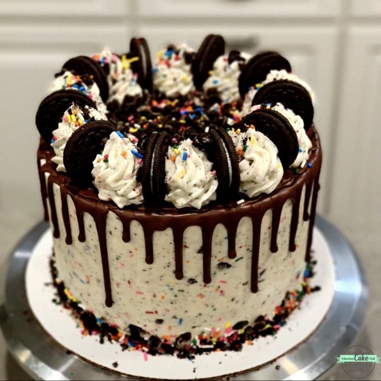 Vegan Oreo Confetti Cake